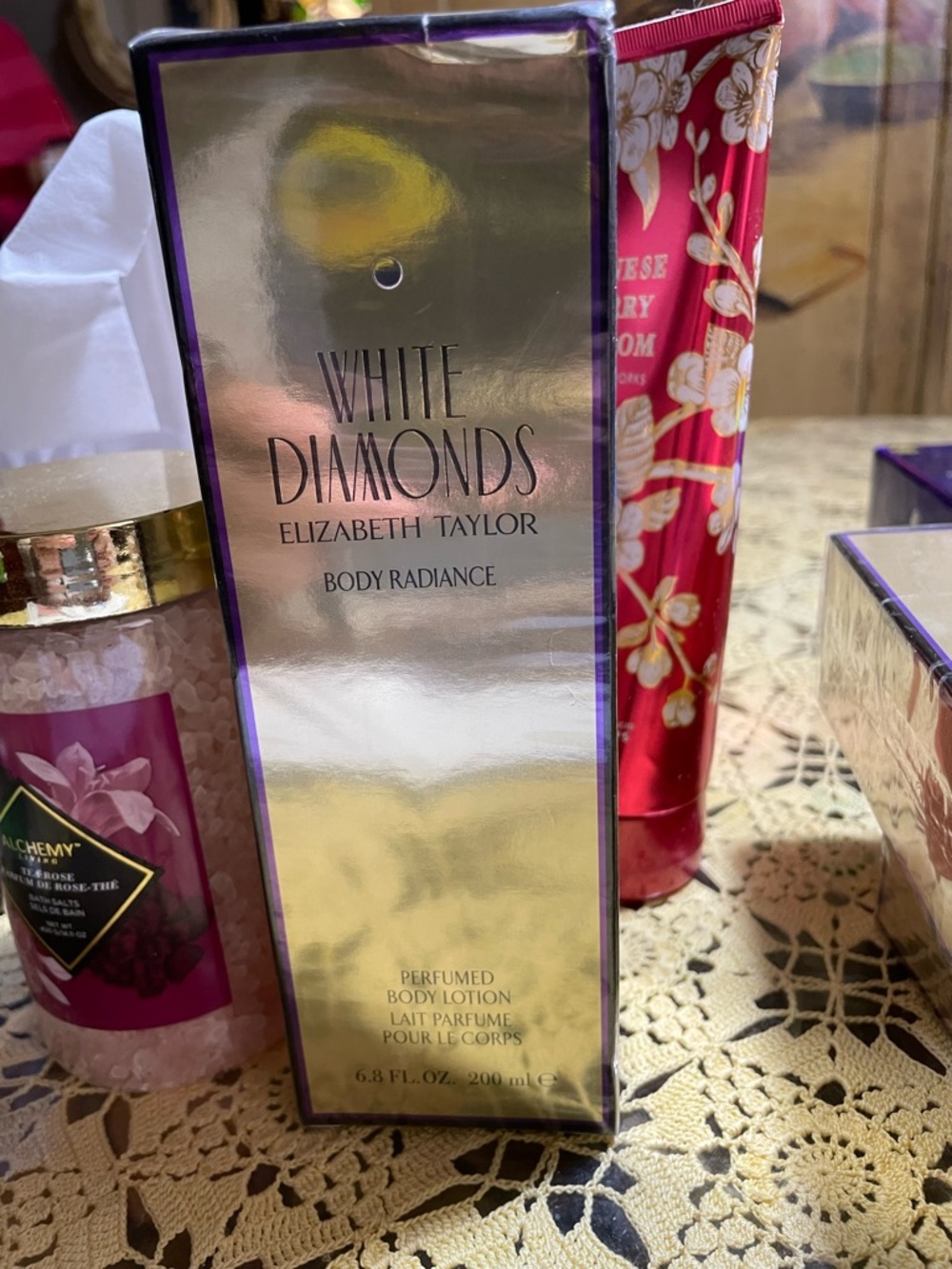 White Diamonds Body Radiance perfume.